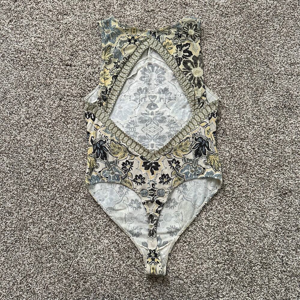 Free People Intimately cream, yellow & navy paisley open back bodysuit S - Picture 5 of 11